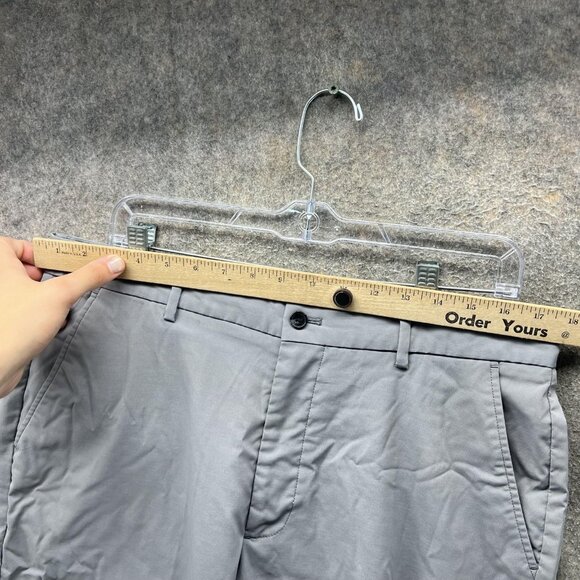 Greg Norman Shorts Mens 34 Gray Golf Chino Stretch Performance Flat Front - Picture 3 of 10